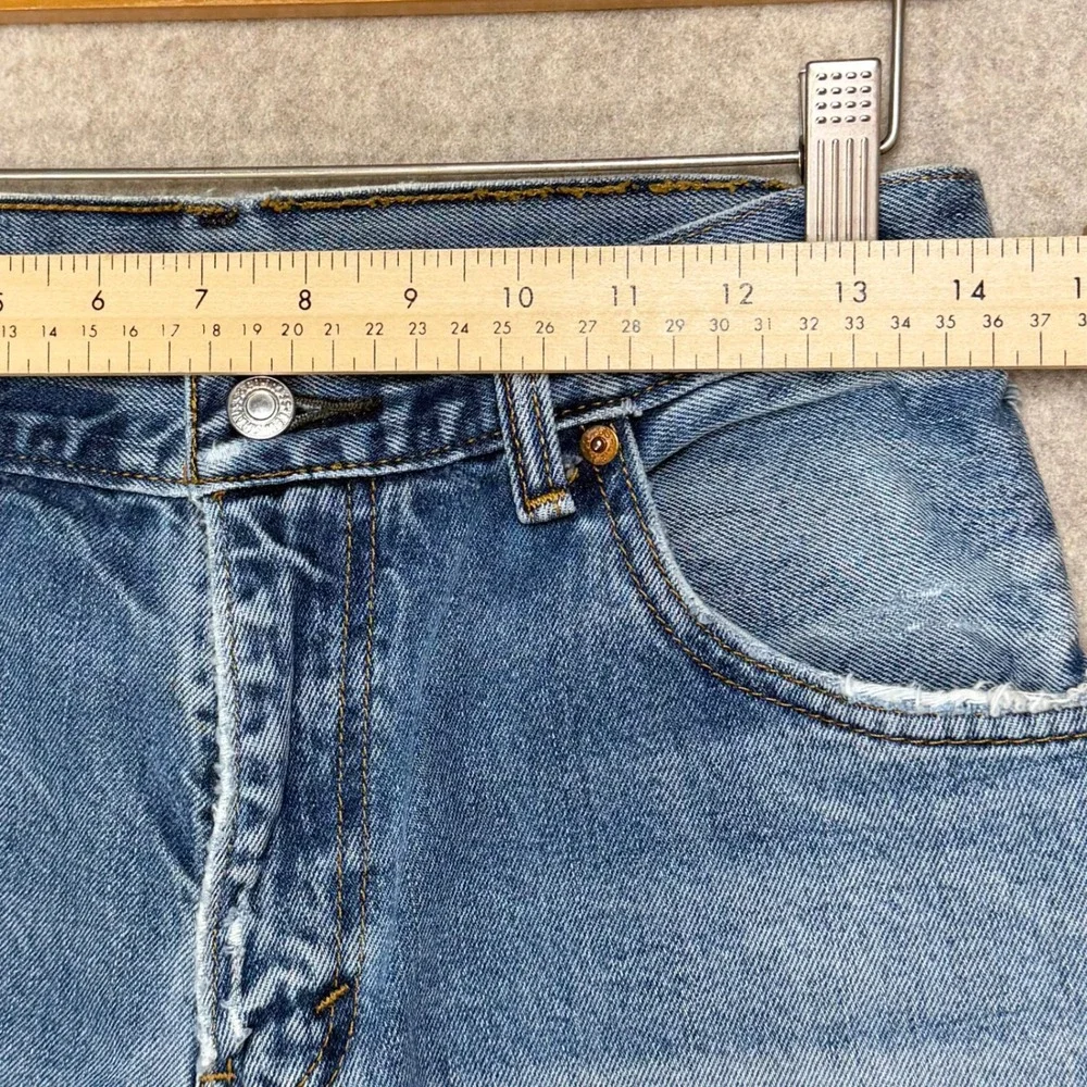 Levis distressed not